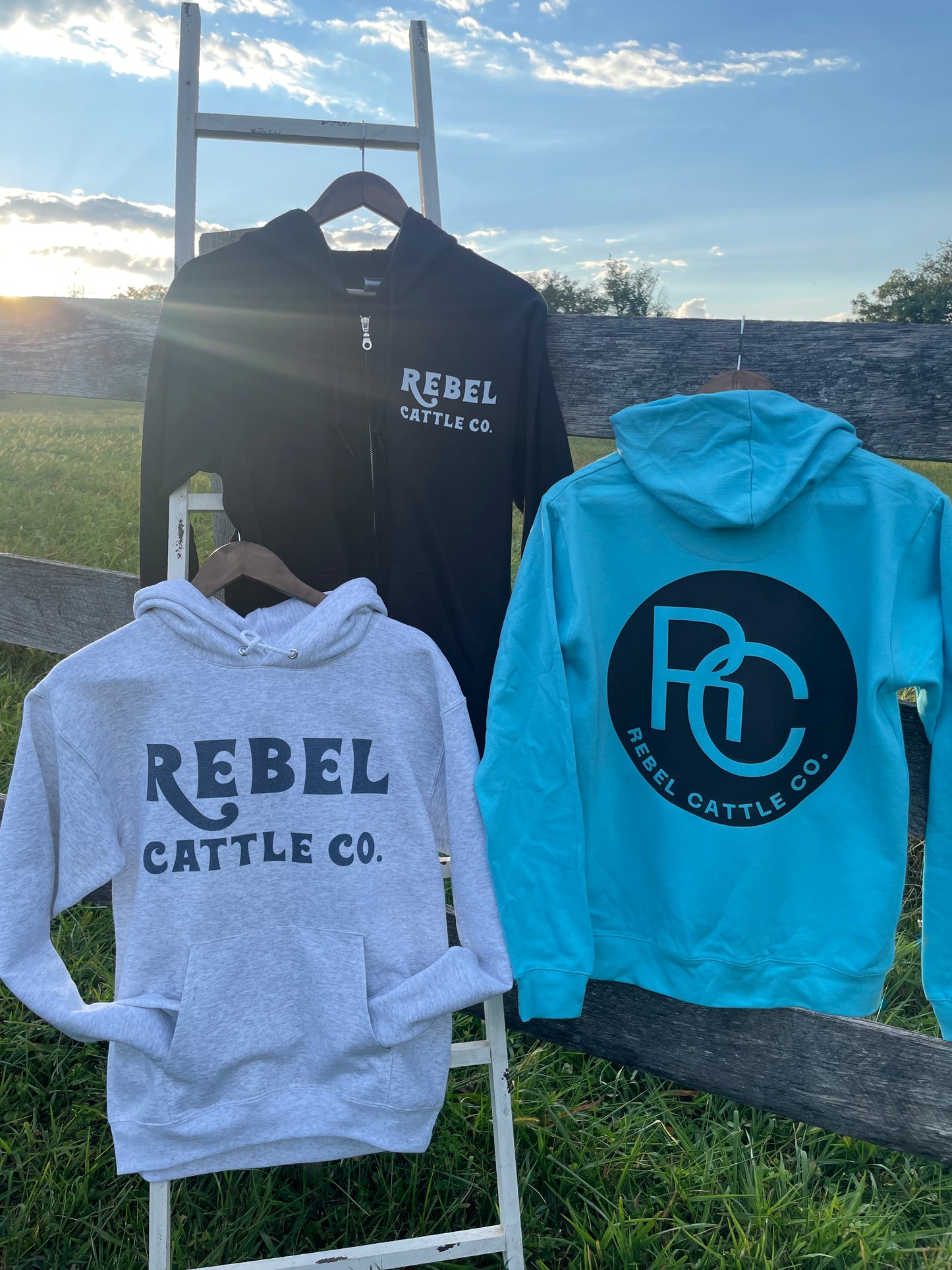 Rebel Cattle Logo Zip